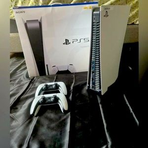 PlayStation 5 Console Disc with 2 controllers
Sony